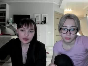 couple Vr Cam Girls with pinkdoll1