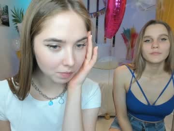 couple Vr Cam Girls with kira_vong