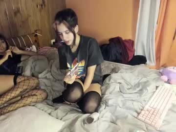 couple Vr Cam Girls with helokitkat